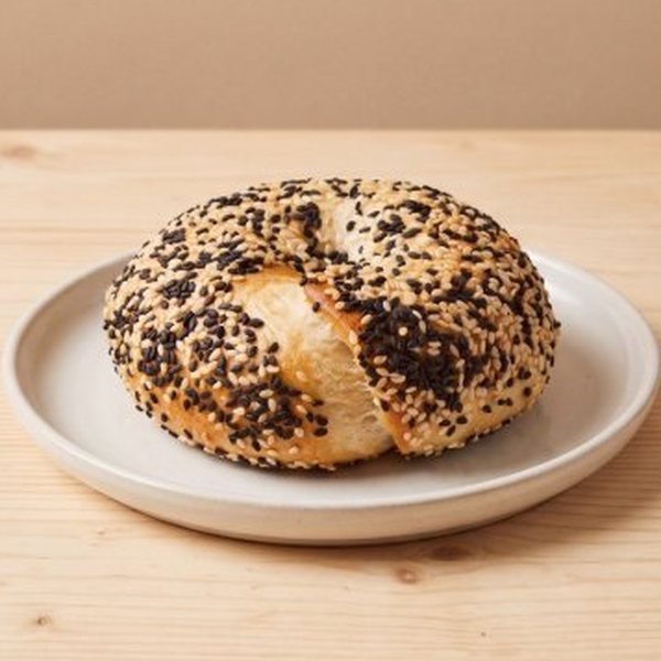 เบเกิลงาขาว+ดำ (Black & White Sesame Bagel) – OVEN Bakery Bangkok