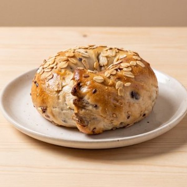 เบเกิลธัญพืช (Multigrain Bagel) – OVEN Bakery Bangkok