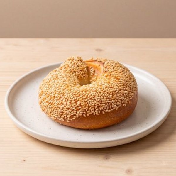 เบเกิลงาขาว (White Sesame Bagel) – OVEN Bakery Bangkok