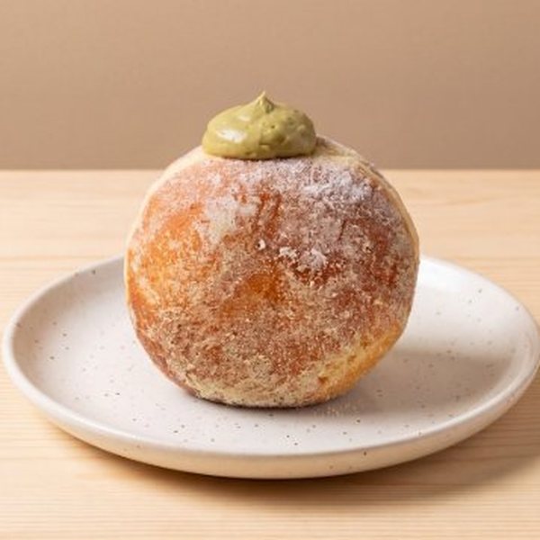 โดนัทไส้มัทฉะ (Matcha Donut) – OVEN Bakery Bangkok